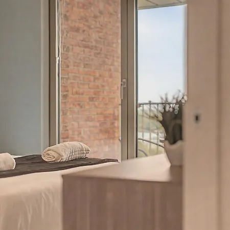 Guestready - Chic 2-bed With Balcony *