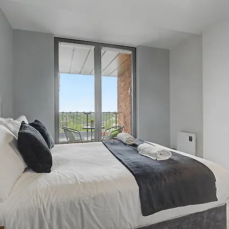 Guestready - Chic 2-bed With Balcony