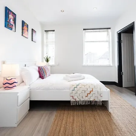 Апартаменты Stylish Didsbury - Walk To Train Station Манчестер