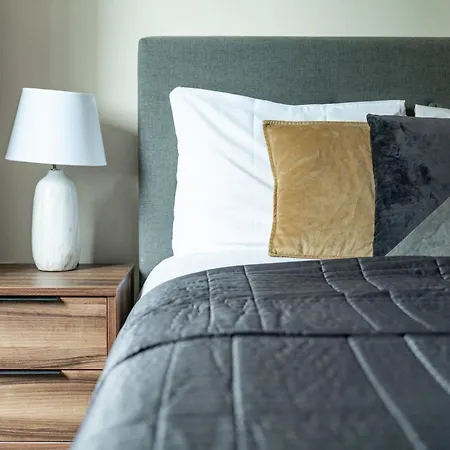 Stylish 1br Haven Near Centre Διαμέρισμα *