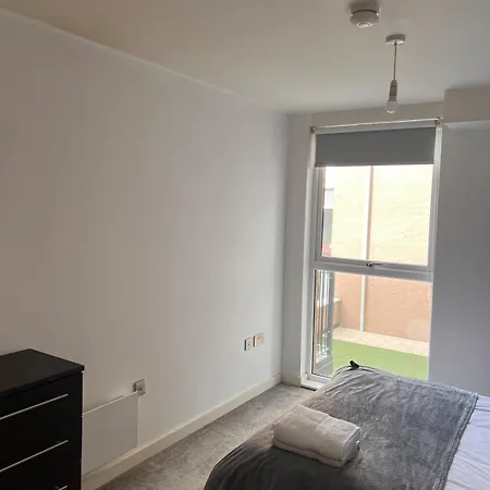 Stylish-modern 3-bed Townhouse *