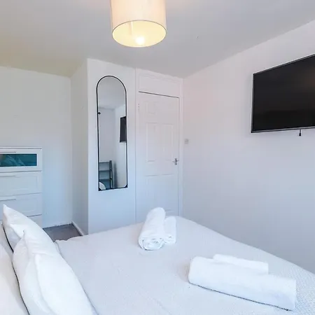 Daire Chic 3br Escape Balcony M4 Heart Manchester