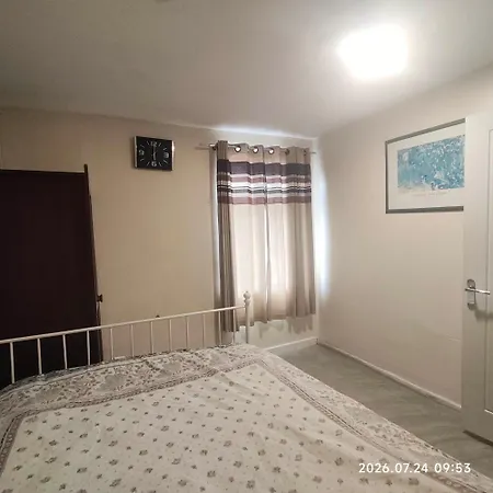 Διαμέρισμα Entire First Floor Flat With Free Parking In Hyde Road Opposite Gorton Tesco Extra