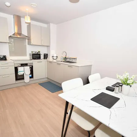 Modern & Bright 2 Bed Nr Old Trafford * Manchester
