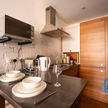 Cosy | Centre Ap | Balcony | Free Parking * Manchester