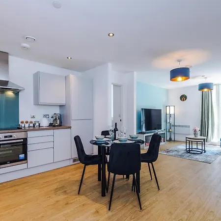 Stylish And Spacious 2bdr Flat Appartement *
