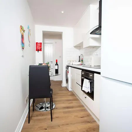 Stylish Newly Refurbished 1br Flat In مانشستر