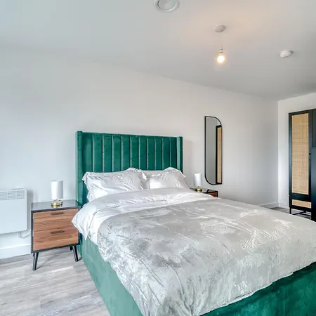 Manchester, Eccles 2 Bedroom & 1 Bedroom Apartments, Close To Old Trafford, Salford, Manchester