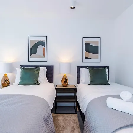 Luxury 2bdr 2 Bath Centre