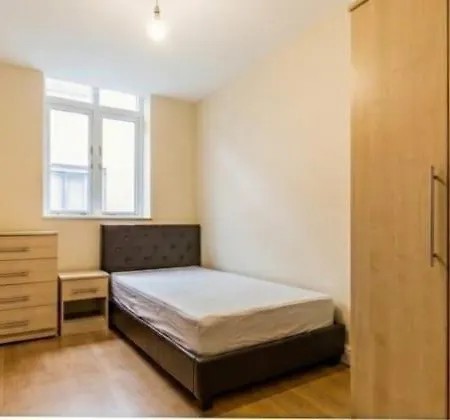Appartement 2 Bed Large M1 Area