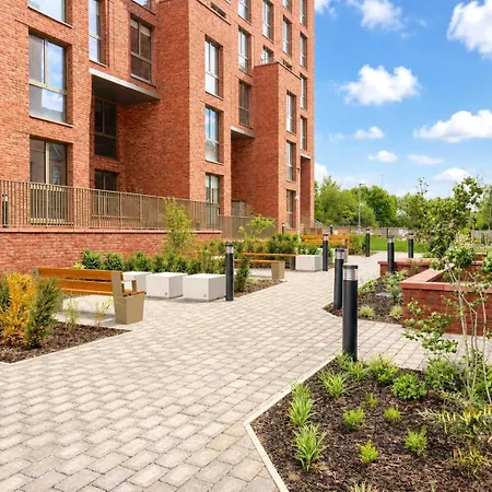 Daire Stylish 1 Bed Sleeps 3 - Old Trafford - Centre Tram Access