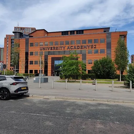 Daire Bee Kinetic - Modern Penthouse Duplex Wifi Netflix With Paid Parking Manchester