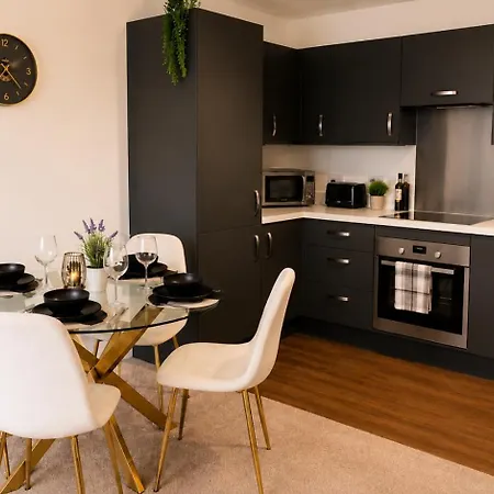 아파트 2 Bedroom Luxury Centre & Salford *