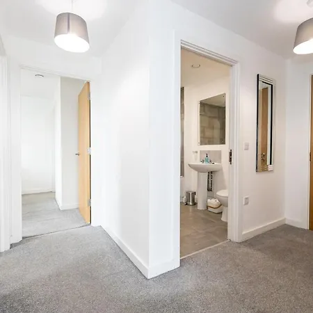 River Irwell View 2br With Parking & Balcony Manchester