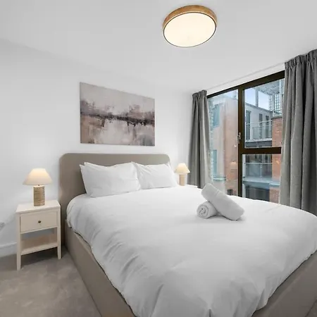 Stunning 2 Bed By Superhost