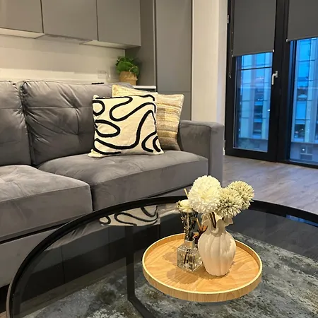 Διαμέρισμα Luxury 2 Bedroom In Mcr- En-suite- Parking- Terrace- Gym *