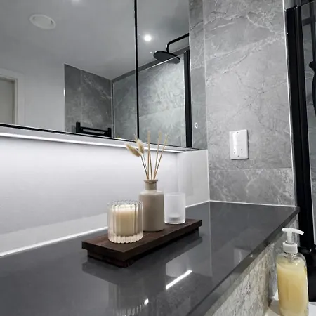 Industrial Luxe 2br Designer Flat Near Victoria Daire Manchester