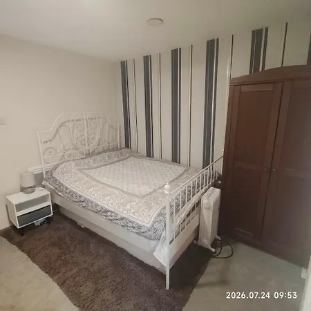 Διαμέρισμα Entire First Floor Flat With Free Parking In Hyde Road Opposite Gorton Tesco Extra Μάντσεστερ