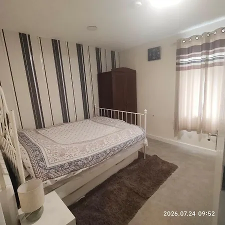 Entire First Floor Flat With Free Parking In Hyde Road Opposite Gorton Tesco Extra * Μάντσεστερ
