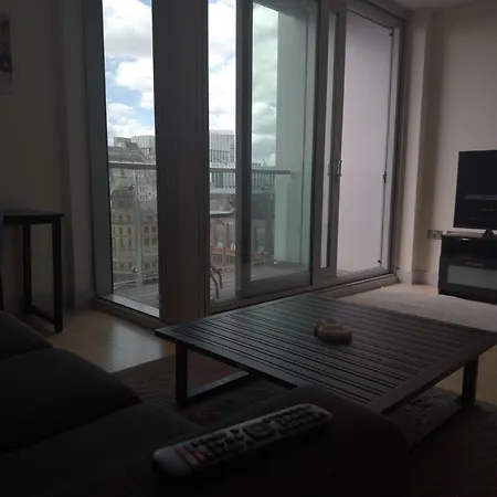 Premium 2 Bed In The Heart Of Center *