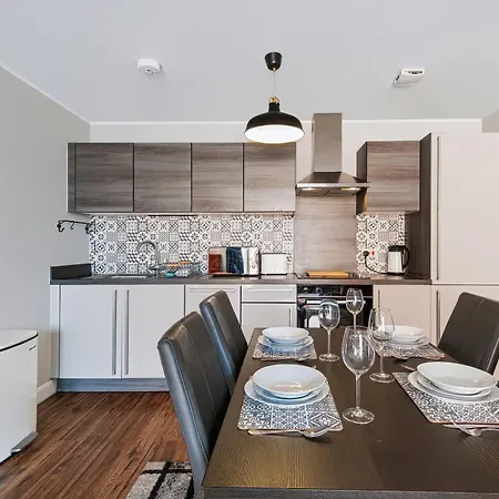 Luxury 2 Bdr 2 Ba Modern With Parking * Manchester