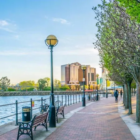 דירה Waterfront Luxury 2br Flat Salford מנצ'סטר