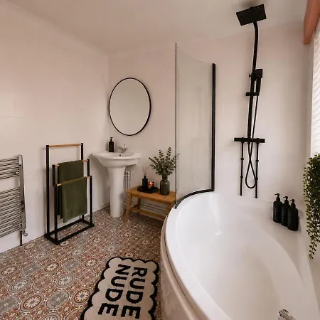 Piccadilly 3Br House Parking & Private Terrace * Manchester