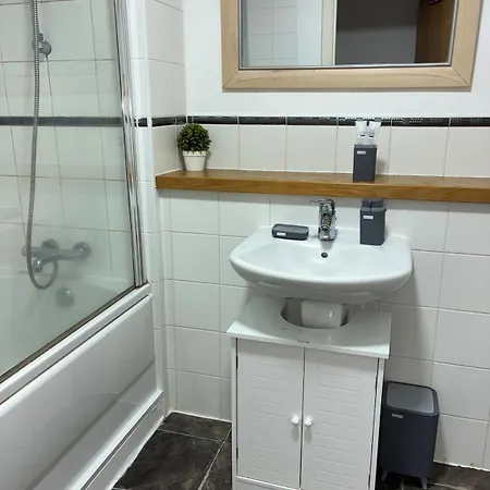 아파트 Didsbury 2-bed With Free Parking & 2 Balconies *