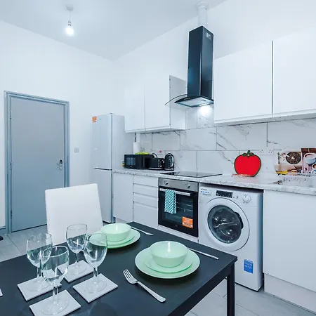Daire Entire Flat - Sleeps 3-central