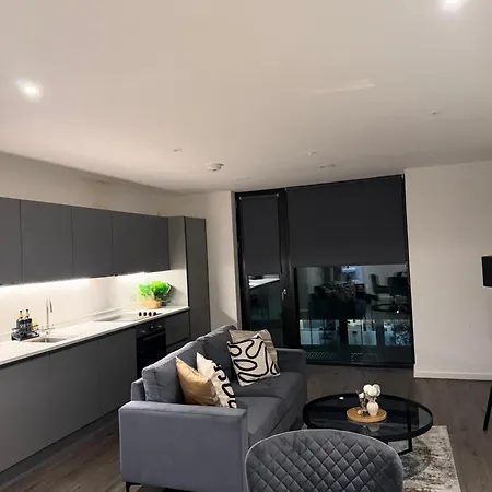Luxury 2 Bedroom In Mcr- En-suite- Parking- Terrace- Gym Διαμέρισμα