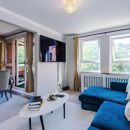 Chic 3br Escape Balcony M4 Heart Lägenhet