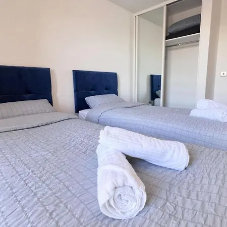 Luxury 2 Bed Duplex In Town Centre