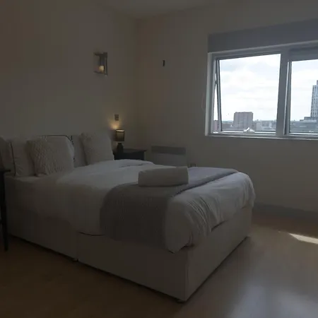 Premium 2 Bed In The Heart Of Center Манчестер