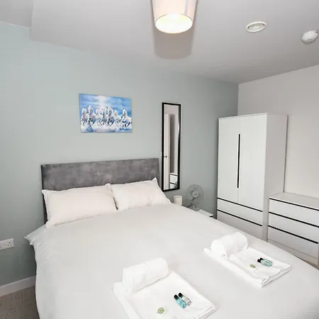 Daire Modern & Bright 2 Bed Nr Old Trafford *