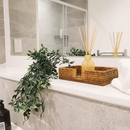 Waterfront Luxury 2br Flat Salford דירה *