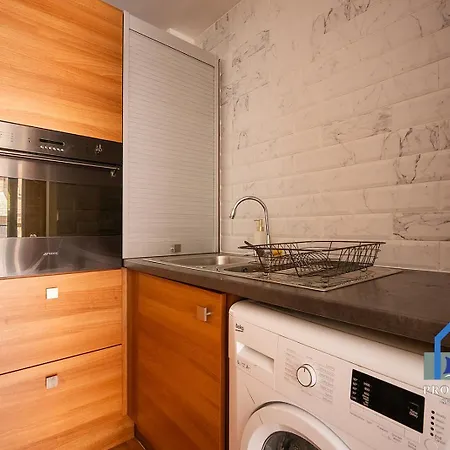Apartmán Cosy | Centre Ap | Balcony | Free Parking *