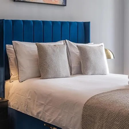Exchange | 3br Modern |