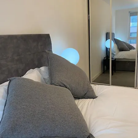 Luxury 2 Bed 3 Bathroom With Balcony, Middlewood Plaza Salford * Manchester