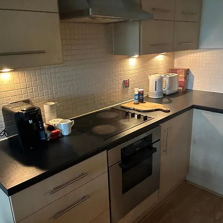 Didsbury 2-Bed With Free Parking & 2 Balconies * Манчестер
