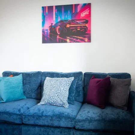 Stylish Newly Refurbished 2br Flat In Manchester