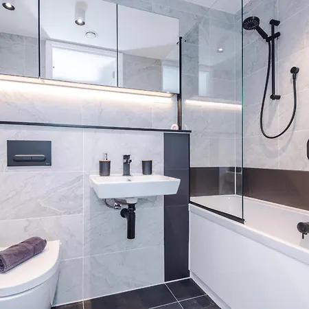 Luxury 2bdr 2 Bath Centre *