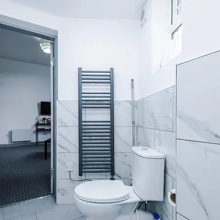 Entire Flat - Sleeps 3-central *