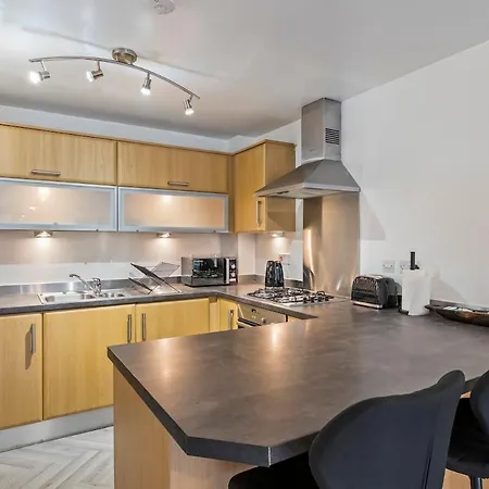 Luxury 2 Bed Open Plan In Wythenshawe Μάντσεστερ