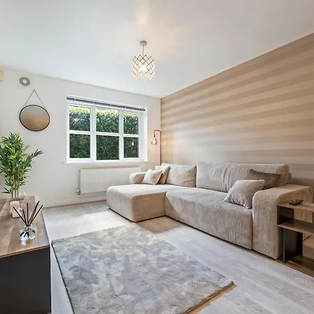 Luxury 2 Bed Open Plan In Wythenshawe Διαμέρισμα *