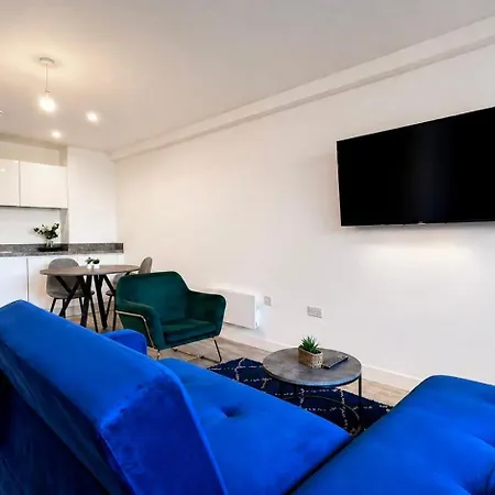 Luxury 2 Bed Duplex In Town Centre Daire