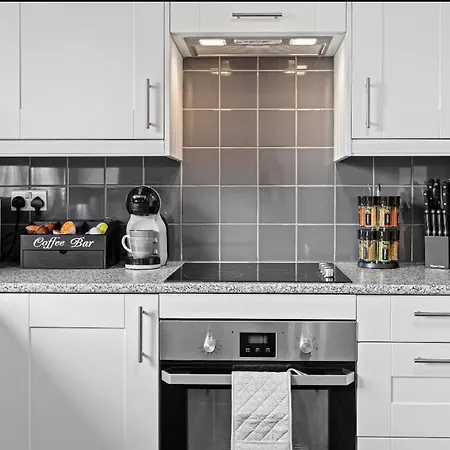 Prime Location Pad Free Parking Ps4 Wifi Tourists Manchester