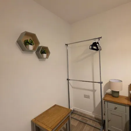 Cosy 2-bed Near Centre *