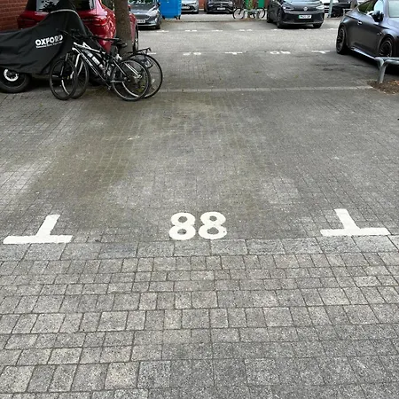 Didsbury 2-bed With Free Parking & 2 Balconies 아파트 *