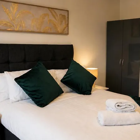 2 Bedroom Luxury Centre & Salford 아파트