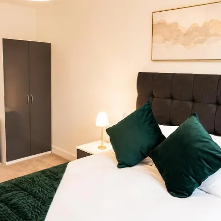 2 Bedroom Luxury Centre & Salford Апартаменты Манчестер